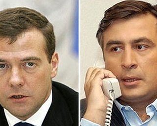 Медведев заявил, что не собирается контактировать с Саакашвили