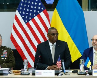 Бойові машини та ракети: стали відомі попередні результати "Рамштайн-8" для України