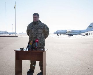Силы АТО перешли на новые рубежи обороны, - Порошенко