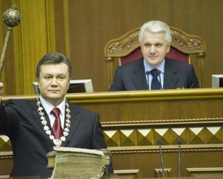 Эксперт: третий срок для Януковича возможен