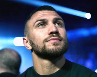 Боксер Ломаченко привітав з 9 травня відео із забороненою георгіївською стрічкою (відео)