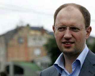 Яценюк: оппозиции выгодны выборы, когда поднимут тарифы
