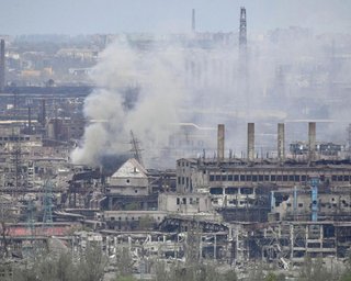 Багато поранених, немає води та ліків: захисники розповіли про умови життя на "Азовсталі" (фото)