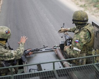 "Стрижень" другої лінії оборони: росіяни копають траншеї навколо Токмака, — розвідка Британії