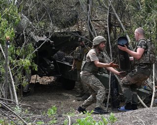Втратили батальйон і зайняли "дві посадки": як тривають бої біля Авдіївки, де ЗС РФ пішли в атаку