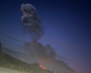 Предприятие в огне: дроны нанесли удар по Салаватскому НПЗ "Газпрома" (видео)