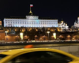 Аеропорти не працюють: Москву та низку регіонів Росії упродовж ночі атакували дрони