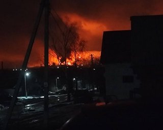 Дроны атаковали Краснодарский край РФ: взрывается возле Ильского НПЗ (видео)