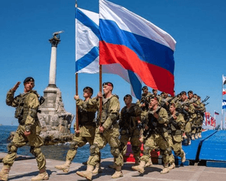 У центрі Севастополя прогриміли вибухи: поруч базується 810-та бригада морської піхоти (карта)