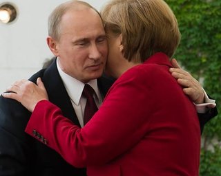 Путин считает виновными в кровопролитии радикалов украинской оппозиции