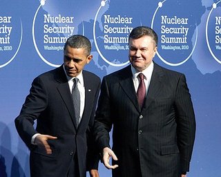 Янукович призвал Обаму сохранять стратегическое партнерство