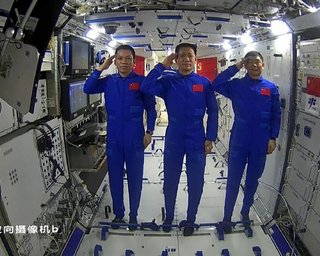 Китай готов колонизировать Луну. Почему США проигрывают космическую гонку