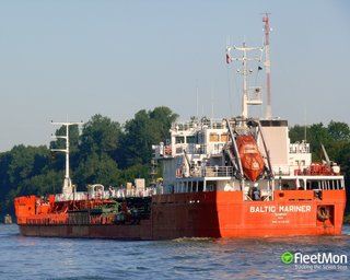 Уже второй за октябрь: нефтяной танкер наткнулся на мину в Черном море, — СМИ (фото)