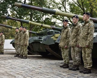 Украине не стоит вступать в "гонку вооружений" с Россией, - эксперт