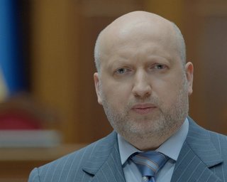 Турчинов: Пожарные полностью контролируют ситуацию на нефтебазе