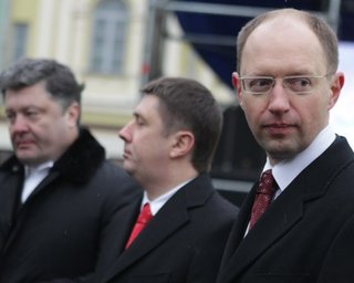 Яценюк предлагает сажать на три года за издевательства над языком