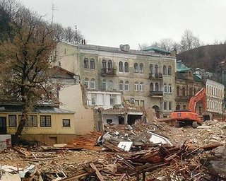 11 человек определят, что построить на Андреевском спуске