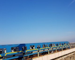 Нові правила під час повітряних тривог: як працюватимуть мости та метро у Києві