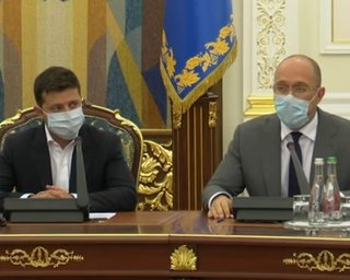 Шмыгаль: уже завтра каждый украинец сможет увидеть декларации чиновников