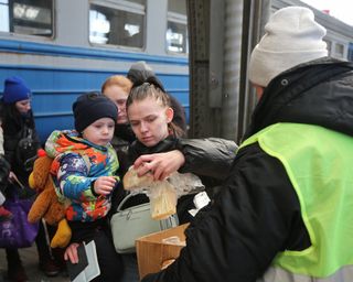 Во Львовской области разместили почти 200 тысяч беженцев