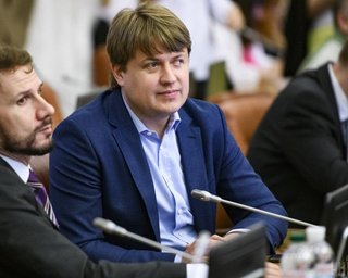 Премьер должен реализовывать стратегию партии, а не играть в политические игры, – Герус