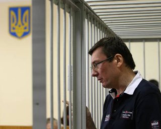 Адвокат сомневается в освобождении Луценко