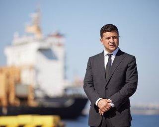 Президент изначально взял слишком высокую планку, — политолог о возможном роспуске КСУ