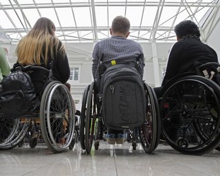 Пенсия по инвалидности: кому назначат и какой размер выплаты в 2024 году
