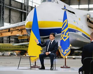 Зеленський під час пресконференції звинуватив журналіста телеканалу Ахметова в маніпуляціях