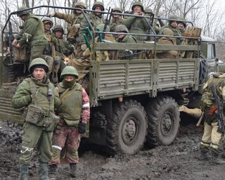 "Неоднозначно воспринимают": Путину нужно забрать с фронта 100-150 тысяч военных, – Подоляк