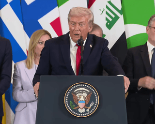 "Третьей мировой не произойдет": Трамп подписал соглашение о прекращении огня в Газе (видео)
