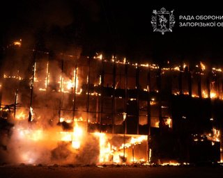 РФ атакувала Запоріжжя: чотири будівлі пошкоджено, постраждала одна людина (фото, відео)