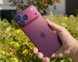 iPhone 18 против iPhone 17: чей аккумулятор держит заряд дольше на самом деле (фото)