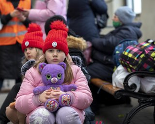 Не только из Бахмута: в Киеве предлагают принудительно эвакуировать детей из зон боевых действий