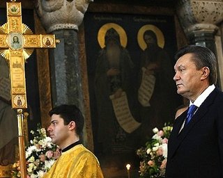 Янукович и Медведев  помолились  в Лавре