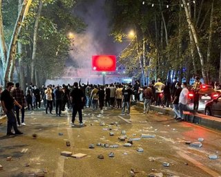 Протести в Ірані продовжуються: затримано доньку експрезидента, загинуло 76 людей, — ЗМІ