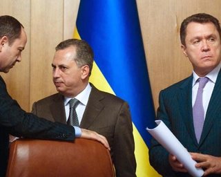 Развал союза. В партии власти началась война