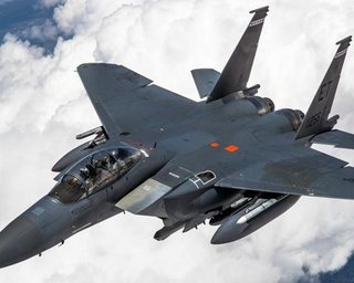 2,5 Маха за 4 секунди: чому "старий" F-15E виграє перегони у новітніх винищувачів F-35