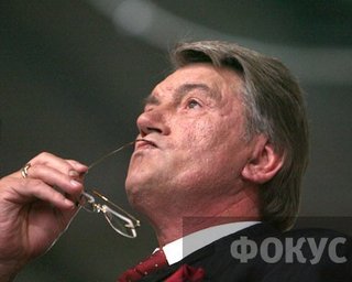 Ющенко: В Украине происходит унижение государственного языка