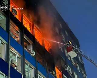 РФ вдарила КАБами по Запоріжжю: 13 загиблих та десятки поранених, у місті жалоба (фото)