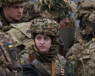 Готують зміни в закон: обов'язковий військовий облік для жінок відклали на рік, — Маляр
