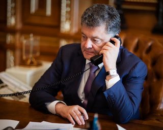 Порошенко потребовал усиления санкций против России