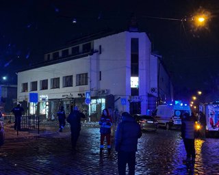 "Чули у всіх районах": у Львові без тривоги пролунали сильні вибухи, є загиблі і поранені (відео)