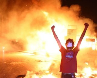 Масові протести в Ірані перейшли в нову фазу: підпали та сутички із силовиками (відео)