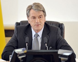 Ющенко: оснований вводить чрезвычайное положение нет