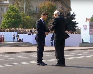 Зеленський вручив ордени Кікабідзе і Шевченко на параді в День Незалежності (відео)