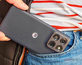 Доступний, але швидкий телефон Motorola: який "середнячок" високо оцінили експерти у 2026 році (фото)