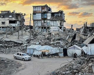 Уничтожены целые кварталы: спутниковые фото показали масштаб разрушений в Газе (фото)