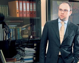 Бютовец решил судиться с адвокатами матери потерпевших от насилия детей