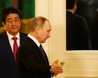 Хризантема императора: почему визит Путина на Курилы заставил Японию взвести курок